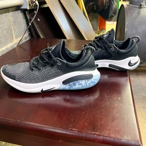 Nike Run Joyride Size 11